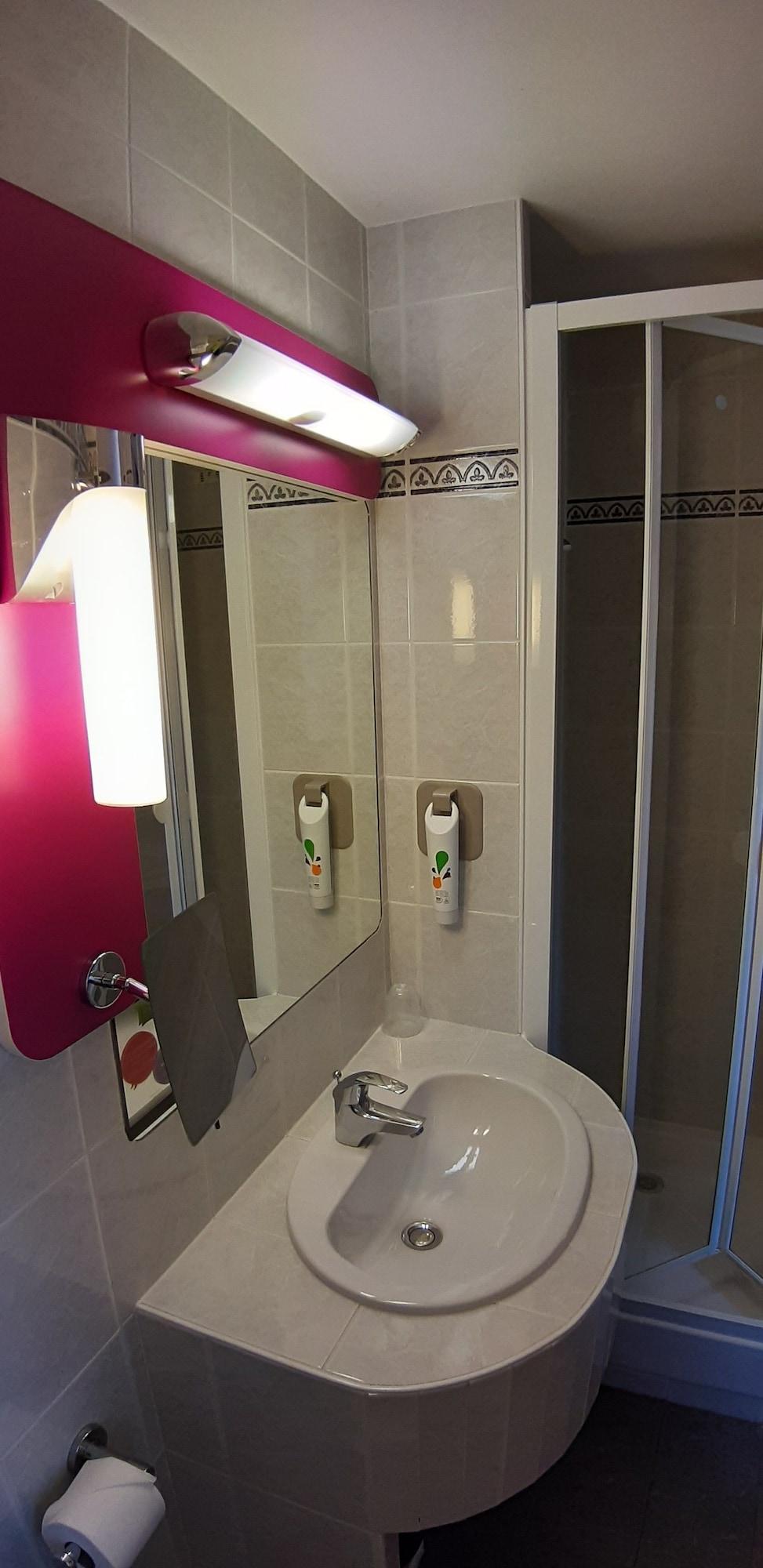 Ibis Styles Bourg En Bresse Hotel Екстериор снимка